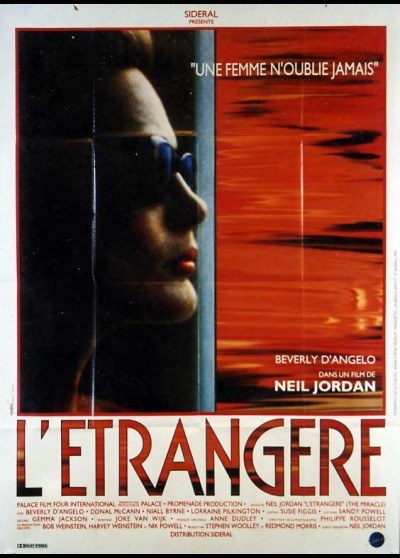 affiche du film ETRANGERE (L')