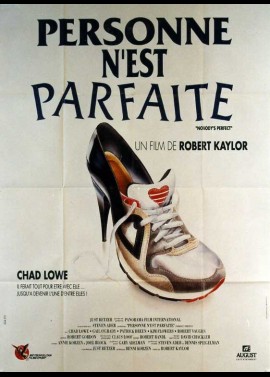 affiche du film PERSONNE N'EST PARFAITE